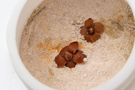 Mascarilla facial de sándalo y regaliz