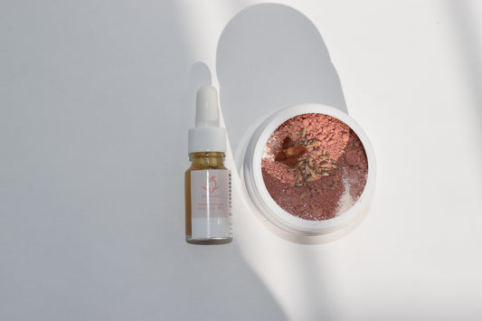 Mascarilla facial de rosa damascena y cúrcuma